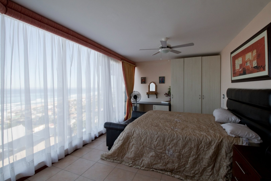 7 Bedroom Property for Sale in Outeniqua Strand Western Cape